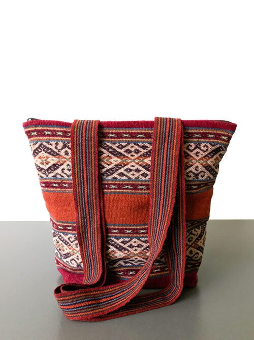 Handgemaakte wollen tas uit Peru